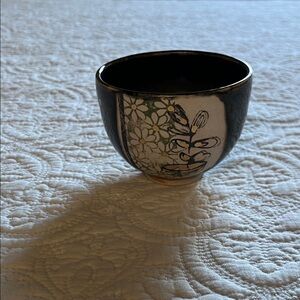 Elegant Black and White Floral Ceramic Bowl
